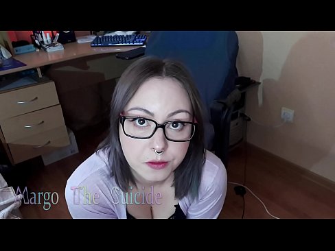 ❤️ Sexy Girl mit Brille saugt Dildo tief vor der Kamera Fucking video bei uns ﹏