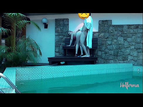 ❤️ Boss lädt Dienstmädchen zum Pool ein, kann aber einem heißen Sex nicht widerstehen Fucking video bei uns ﹏
